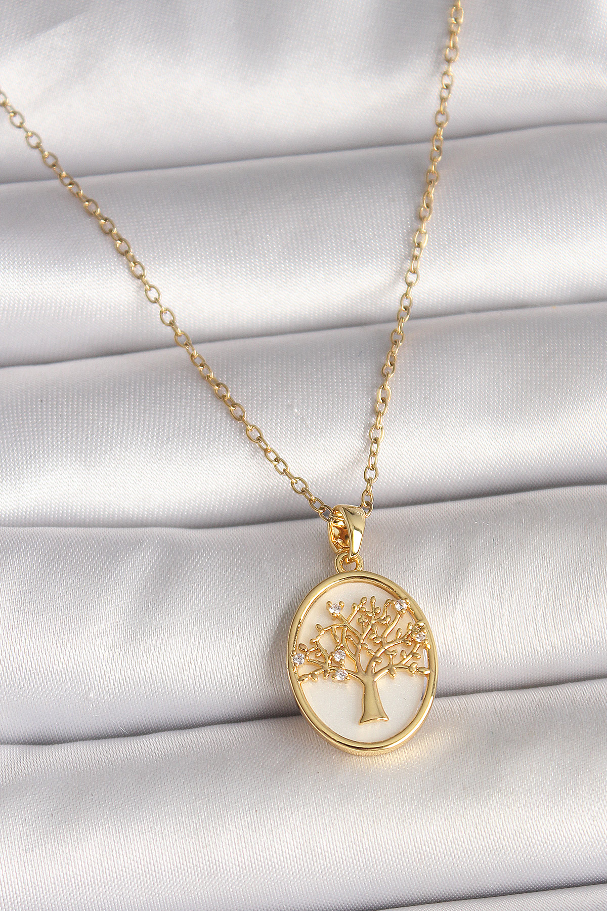 316L Çelik Gold Renk Zincir Zirkon Taş Detaylı Beyaz Mineli Ağaç İşlemeli Portre Model Kadın Kolye