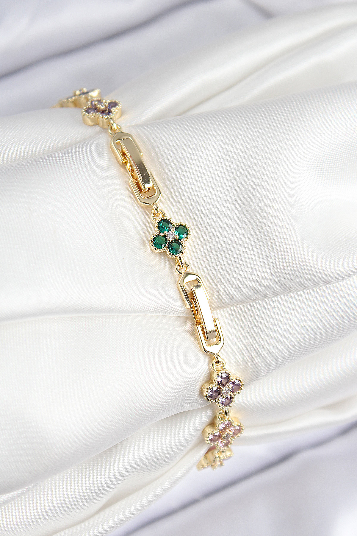 VIP Pirinç Renkli Zirkon Taşlı Yonca Model Gold Renk Kadın Bileklik - Görsel 2