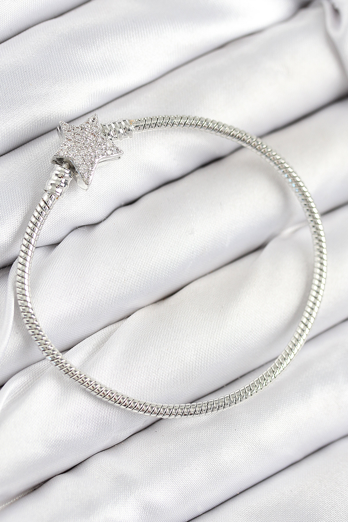 Pirinç Charm Zirkon Taşlı Yıldız Model Gümüş Renk Kadın Bileklik