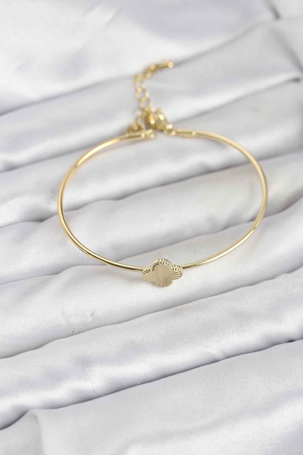 Yonca Model Gold Renk Kadın Bileklik