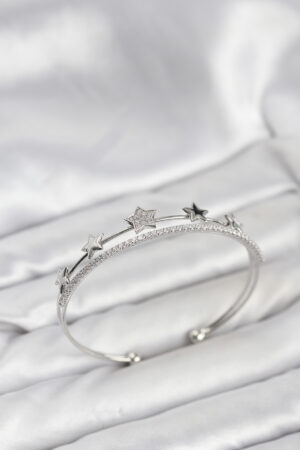 Yıldız Model Gümüş Renk Pirinç Kadın Bileklik