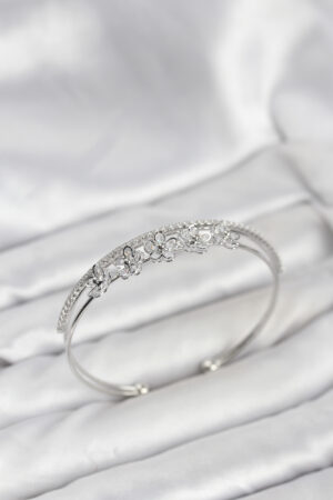 Çiçek Model Pirinç Gümüş Renk Kadın Bileklik