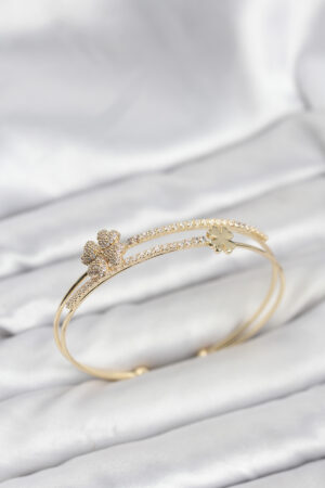 Pirinç Gold Renk Yonca Model Kadın Bileklik