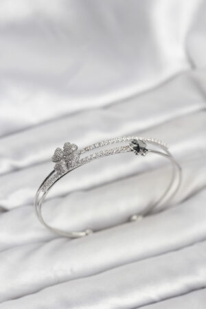 Pirinç Gümüş Renk Yonca Model Kadın Bileklik