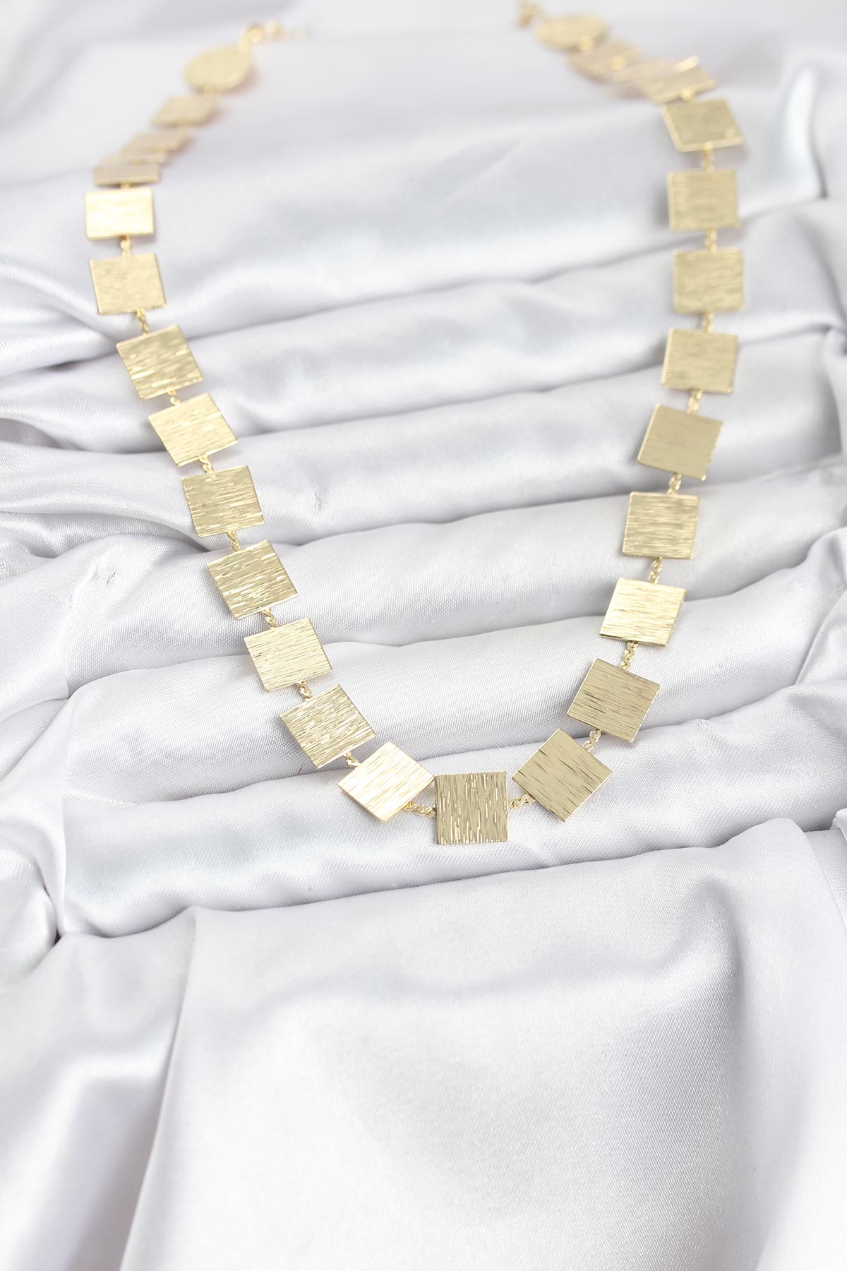 Kare Plaka Model Gold Renk Kadın Kolye - Görsel 2