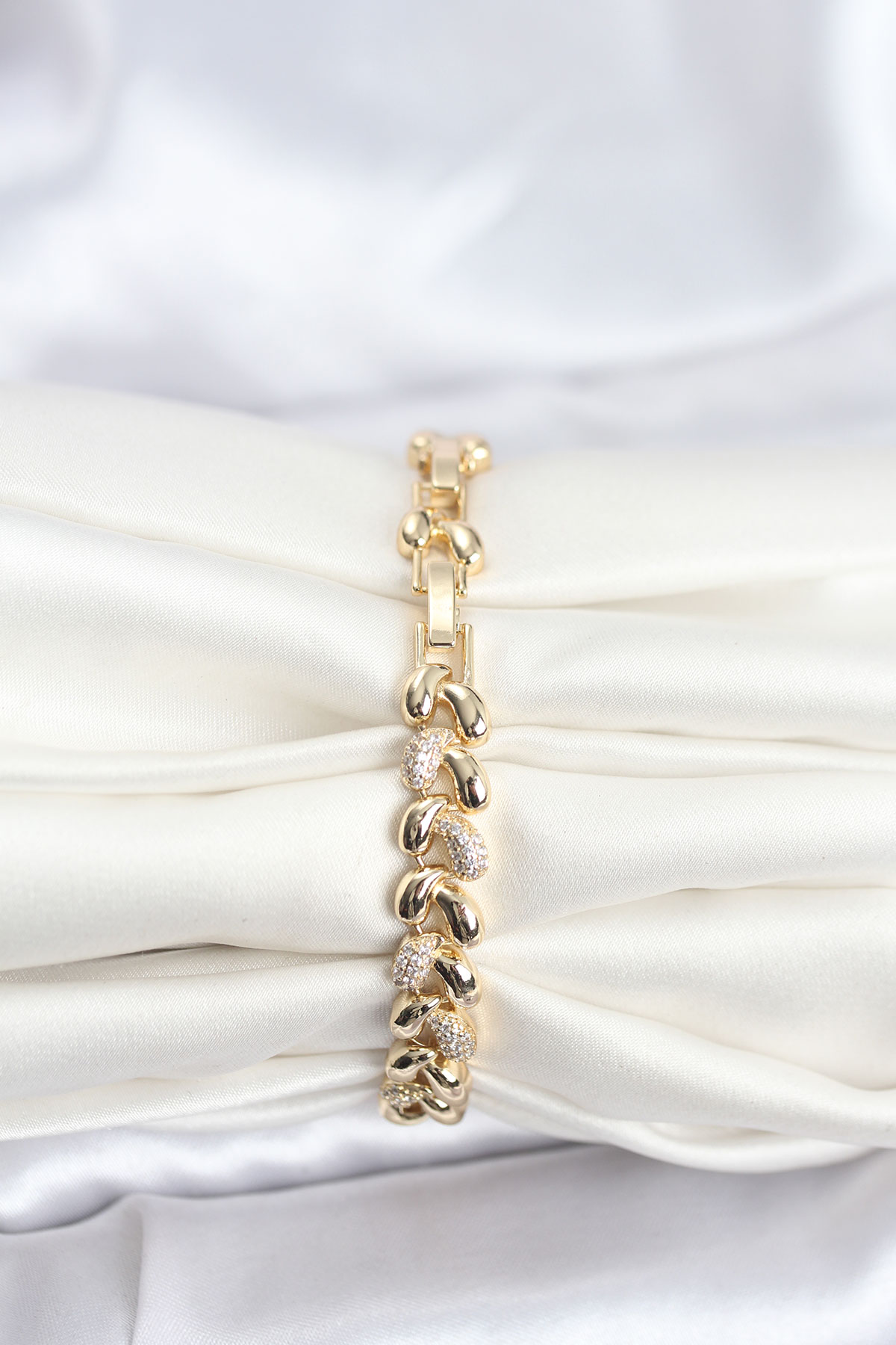 Pirinç Gold Renk VIP Seri Sarmal Damla Model Zirkon Taşlı Kadın Bileklik - Görsel 2