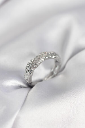 Zirkon Taşlı Puntalı Gümüş Renk Kadın Yüzük