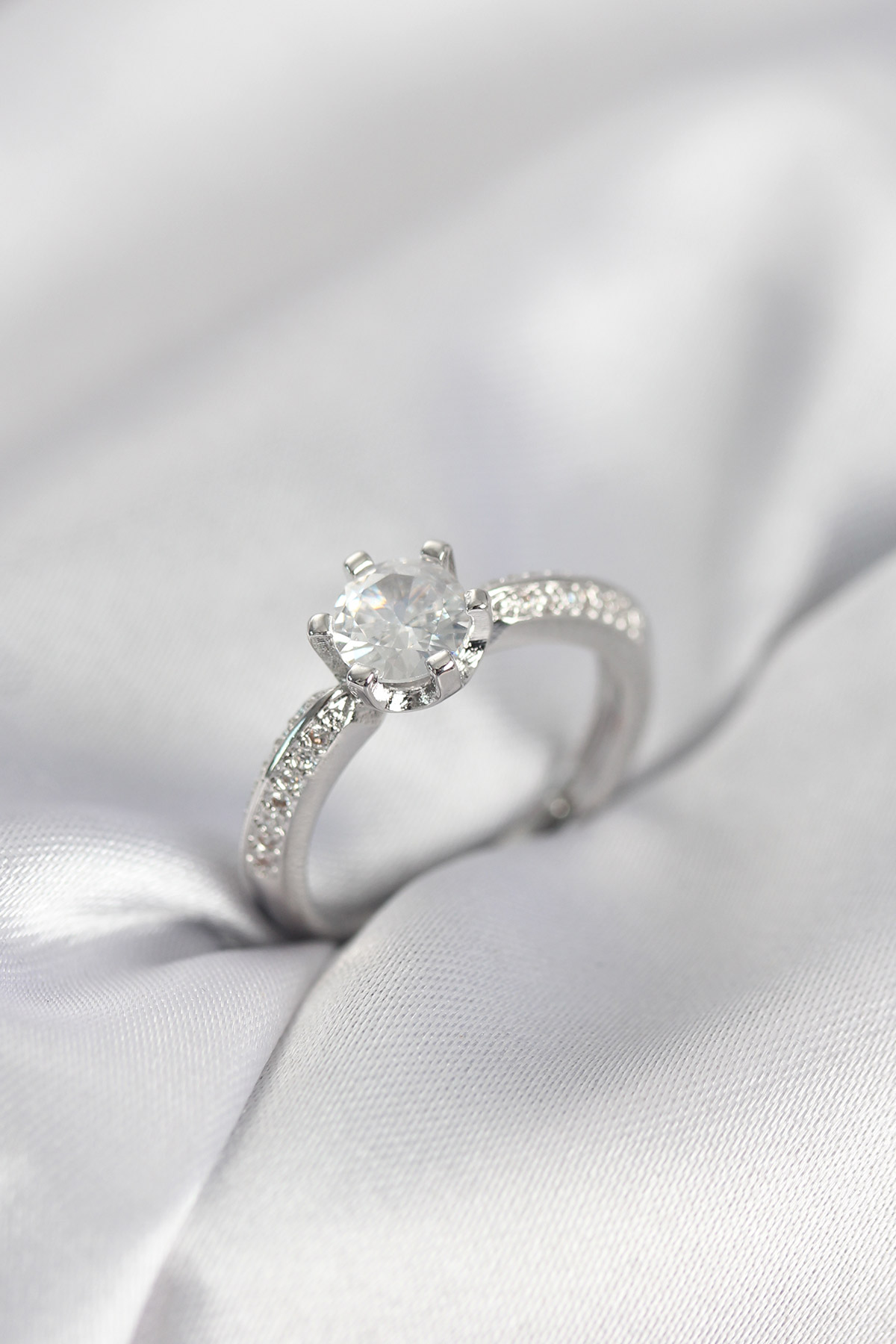 Tek Taş Model Zirkon Taşlı Gümüş Renk Kadın Yüzük