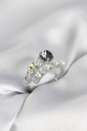 Gümüş Renk Pirinç Zirkon Taşlı İncili Kadın Yüzük