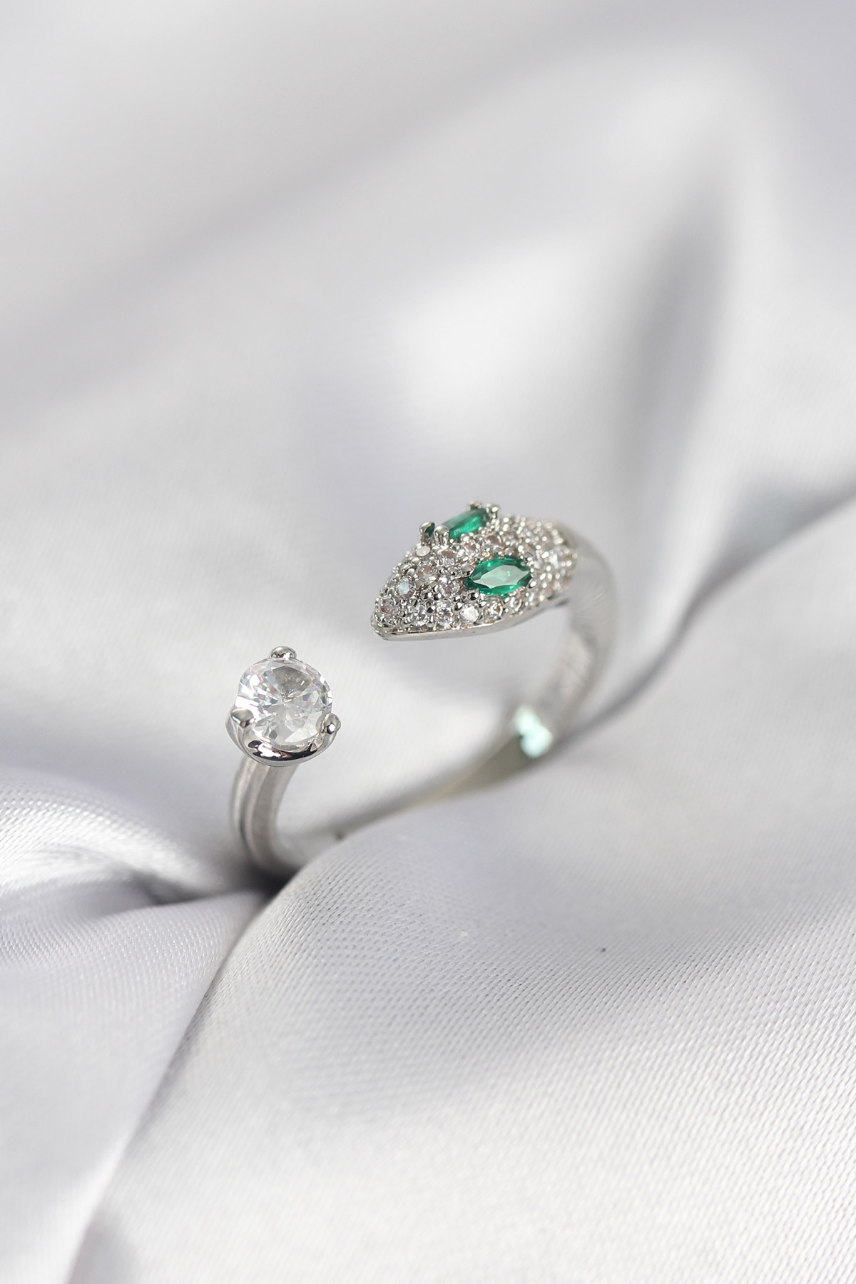 Yılan Model Zirkon Taşlı Gümüş Renk Kadın Yüzük