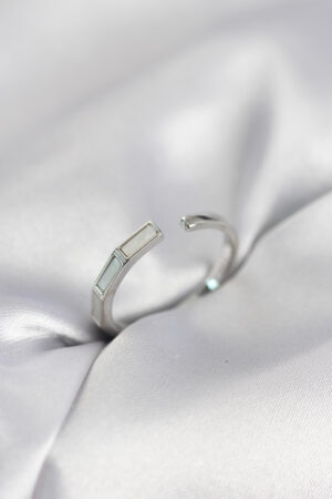 Gümüş Renk Sedefli Çubuk Model Kadın Yüzük