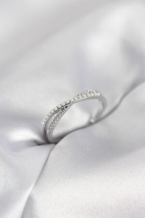 İncili ve Zirkon Taşlı Gümüş Renk Kadın Yüzük