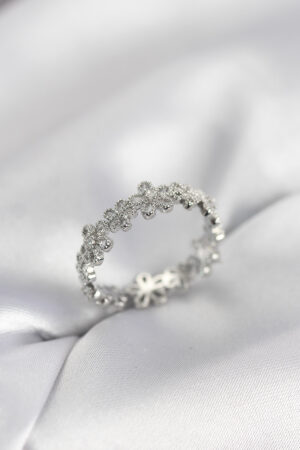 Gümüş Renk Sıralı Çiçek Model Zirkon Taşlı Kadın Yüzük