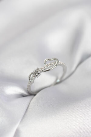 Sarmal Kalp Model Zirkon Taşlı Gümüş Renk Kadın Yüzük