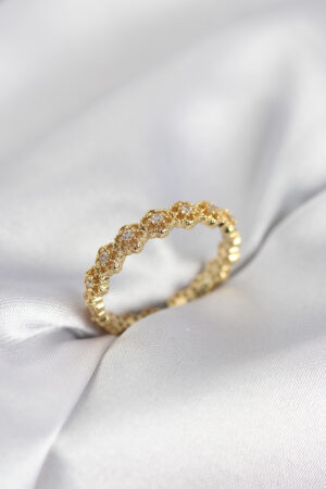 Sıralı Çiçek Model Gold Renk Zirkon Taşlı Kadın Yüzük