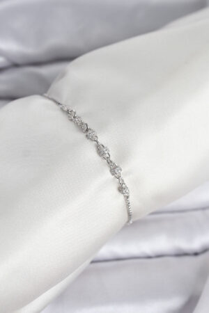 Gümüş Renk Zincir Model Zirkon Taşlı Pirinç Asansörlü Kadın Bileklik