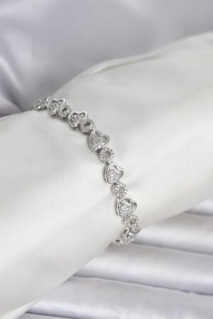 Pirinç Gümüş Renk Zirkon Taşlı Kalp Model Kadın Bileklik