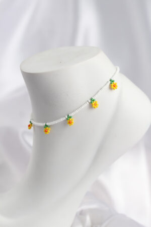 Beyaz Renk Boncuklu Papatya Motifli Halhal